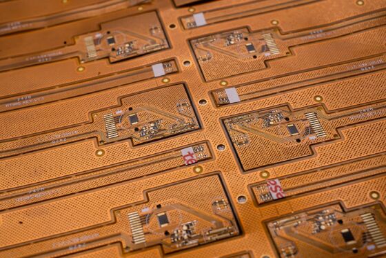 Купить Двухслойная печатная плата FPCB с классом огнестойкости V0 и настраиваемыми услугами для светодиодных лент online manufacture