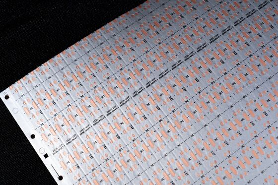 Купить Двухслойный дизайн LED FPC с антиоксидантным покрытием OSP и настраиваемой толщиной для светодиодной ленты 2835 online manufacture